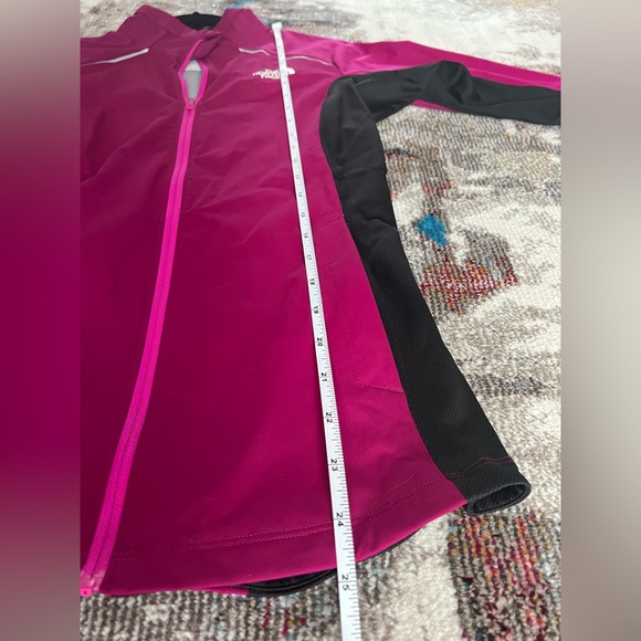 North face Limited Edition women’s jacket magenta black zip up flash dry NWT - Picture 15 of 16